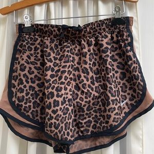 Nike running shorts size Large